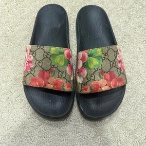 Gucci Floral Slide Sandals - Black and Multicolor